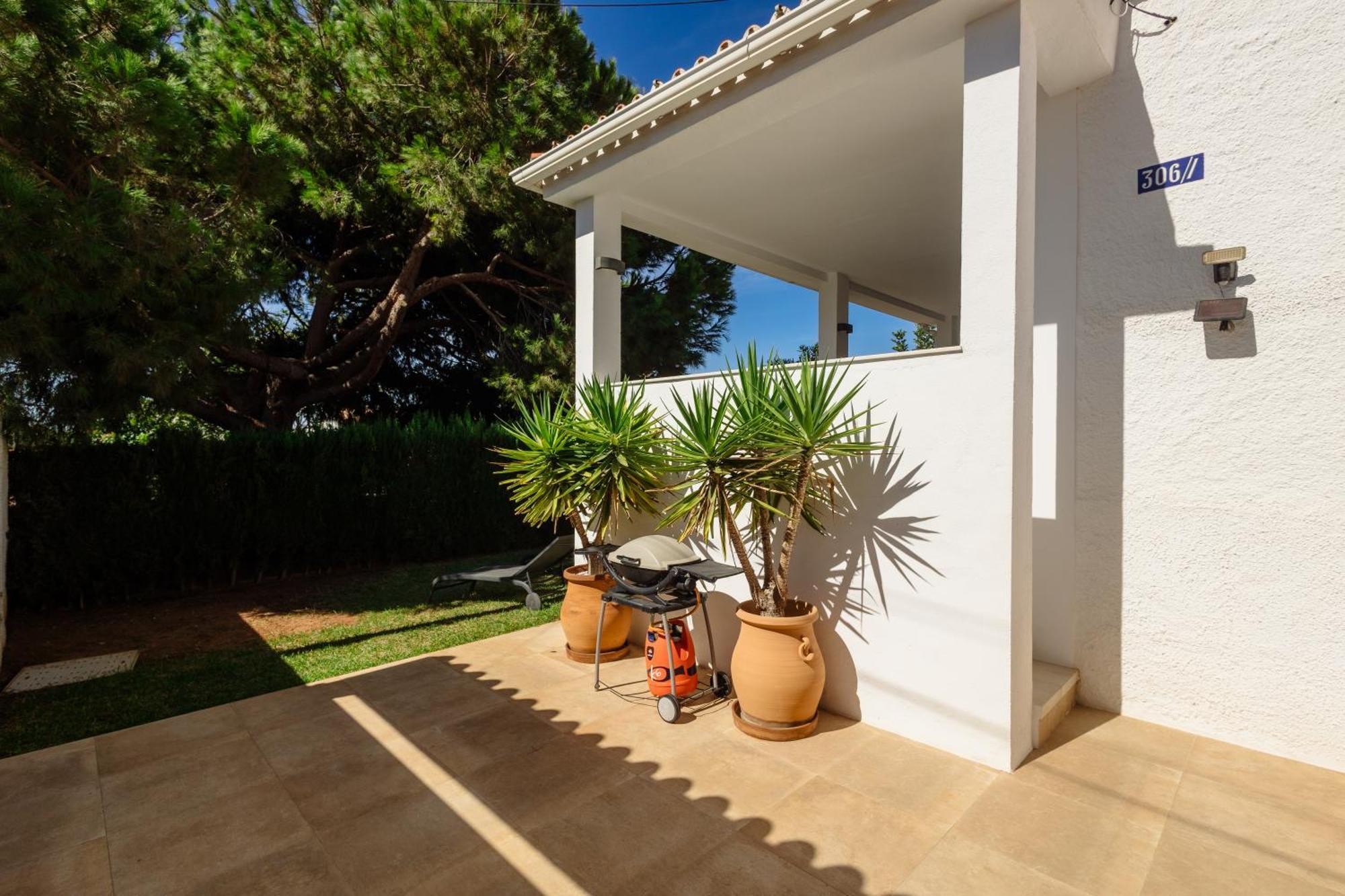 Cozy By The In Costabella, Hébergement de vacances Marbellac